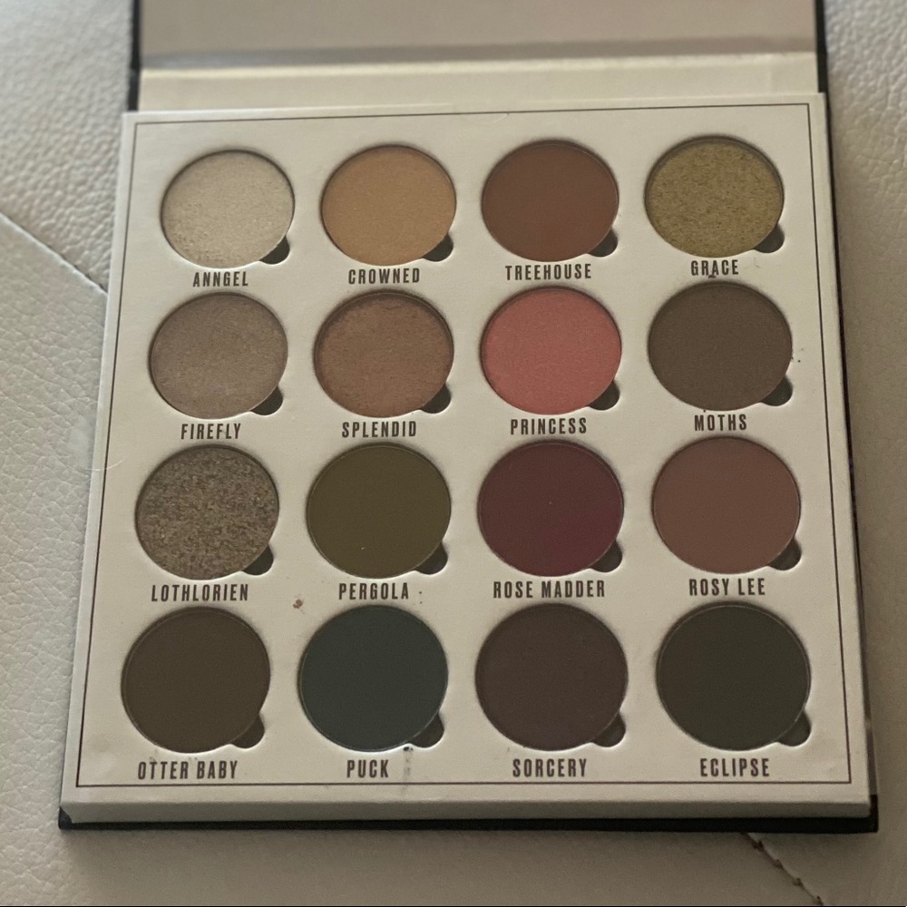 NEW Makeup obsession - gorgeous palette 16 colors